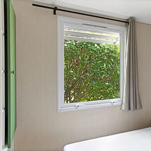 Stacaravan 6 personen - Comfort | 3 slaapkamers | 6 pers | Overdekt verhoogd terras | Airconditioning