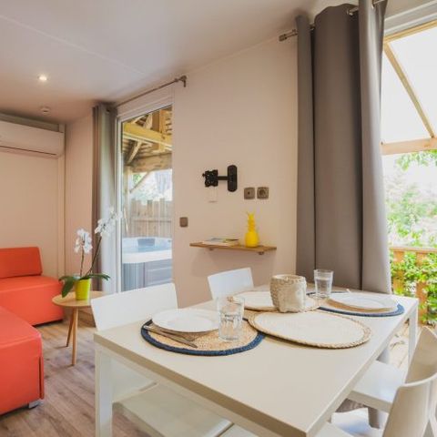 Stacaravan 4 personen - Moorea 52 m² - 3 kamers - 2 slaapkamers - Privé jacuzzi - Airconditioning