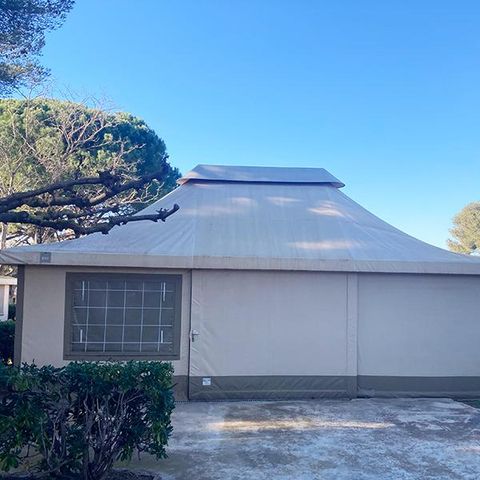 Glampingtent 4 personen - PMR bungalowtent zonder sanitaire voorzieningen