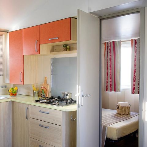 Stacaravan 6 personen -  Comfort | 3 slaapkamers | 6 pers | Verhoogd terras | Airconditioning | TV