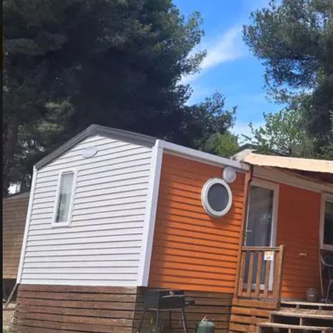 Stacaravan 6 personen - Comfort | 3 slaapkamers | 6 pers | Verhoogd terras | Airconditioning | TV