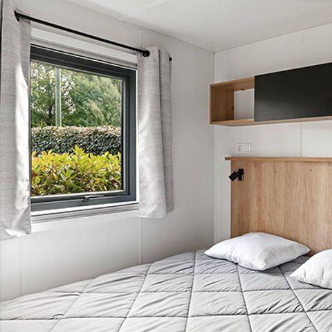 Stacaravan 4 personen - Mobile-home | Premium | 2 slaapkamers | 4 pers | Verhoogd terras | 2 badkamers | Airconditioning | TV