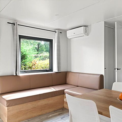 Stacaravan 4 personen - Mobile-home | Premium | 2 slaapkamers | 4 pers | Verhoogd terras | 2 badkamers | Airconditioning | TV