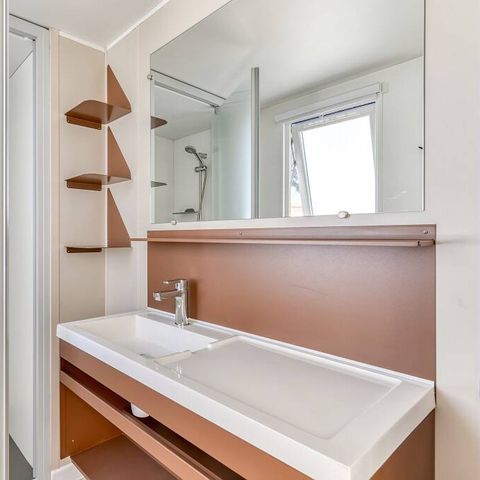 Stacaravan 6 personen - Mobile-home | Premium | 3 slaapkamers | 6 pers | Verhoogd terras | Airconditioning | TV