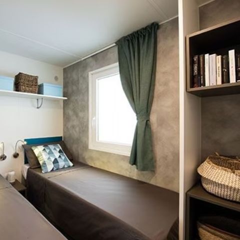 Stacaravan 8 personen - Comfort | 4 slaapkamers | 8 pers | Verhoogd terras | Buitenkeuken | 2 badkamers | Airconditioning