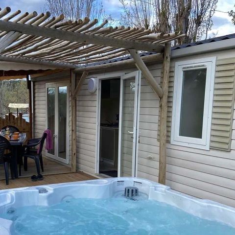 Stacaravan 6 personen - Cordélia 57 met jacuzzi