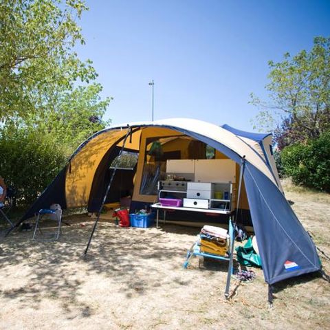 Kampeerplaats - Comfort standplaats - 80m² pakket