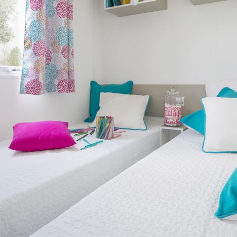 Stacaravan 4 personen - Confort + 28m² (2 kamers) + 10m² overdekt terras