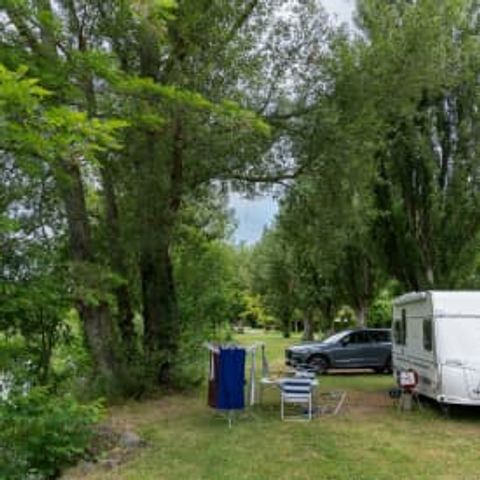 Kampeerplaats - Locatie ** Rivierzicht