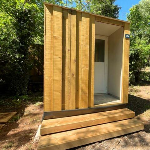 STAANPLAATS - LUXE 2 pers. met sanitair