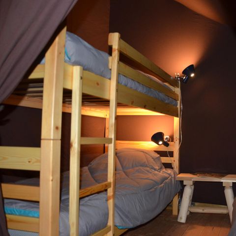 Tent 5 personen - Lodge Robinson - 2 slaapkamers - 25 m2 (+10 m2 overdekt terras) 5 slaapplaatsen