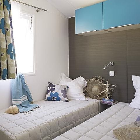 Stacaravan 4 personen - Malaga Duo - 2 slaapkamers - 27 m2 (+Semi-overdekt terras 8 m2) voor 4 personen