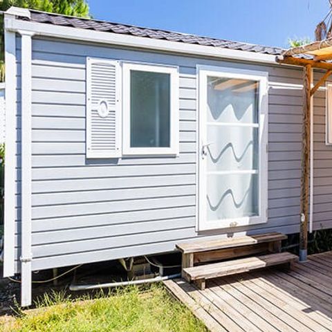 Stacaravan 6 personen - Classic XL | 3 slaapkamers | 6 pers. | Eenpersoons terras | Airconditioning | TV