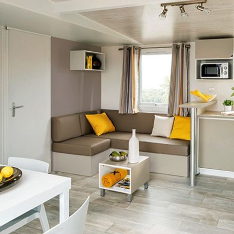 Stacaravan 6 personen - Comfort XL | 3 slaapkamers | 6 pers. | Overdekt verhoogd terras | TV