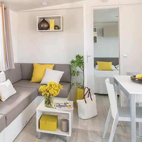 Stacaravan 6 personen - Premium Exclusief | 3 slaapkamers | 6 pers | Enig terras | Jacuzzi | 2 badkamers | Airconditioning | TV