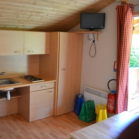 Chalet 4 personen - Chalet PMR Confort 35m² 2 kamers + overdekt terras + TV + airconditioning 4 personen