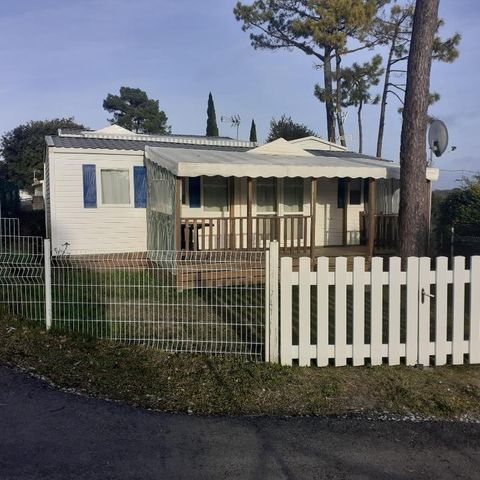 Stacaravan 8 personen - Confort 24-34m² - 3 kamers - overdekt terras + TV* (in het Frans)