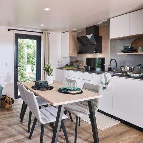 Stacaravan 8 personen - Premium 30-40m² - 3 kamers + TV + Overdekt terras & Bedlinnenpakket aanwezig