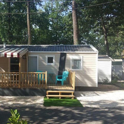 Stacaravan 8 personen - Comfort 24-34m² - 3 kamers - overdekt terras + TV