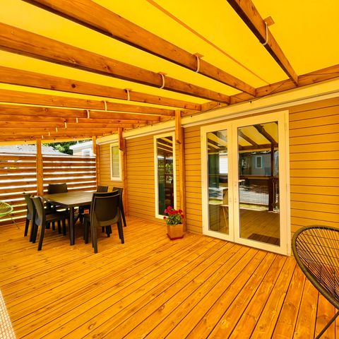 Stacaravan 8 personen - Mobilhome Premium 30-40m² - 3 kamers + TV + Overdekt terras & Bedlinnenpakket aanwezig* 6/8 pers