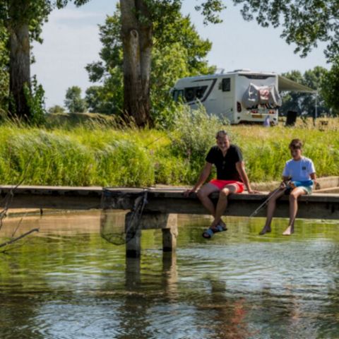 STAANPLAATS - Vissen