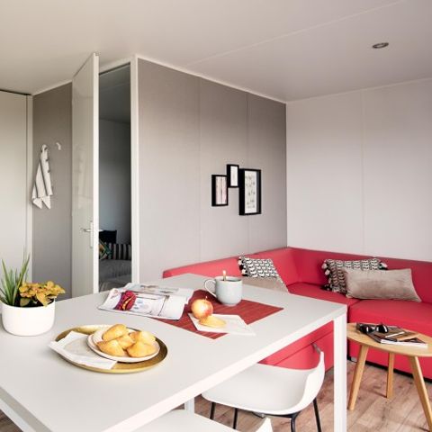 Stacaravan 6 personen - Stacaravan 28m² (2 slaapkamers) + groot halfoverdekt terras van 15m2