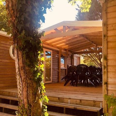 Stacaravan 16 personen - Stam 60m² (6 kamers) + groot gedeeld halfoverdekt terras