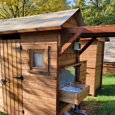 Safaritent 4 personen - Standaard ecolodge tent 20m² - 2 kamers - overdekt terras