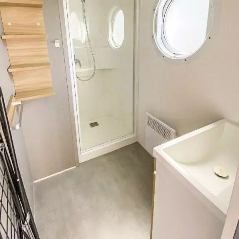 Stacaravan 6 personen - 4 Kamers 6 Personen + TV