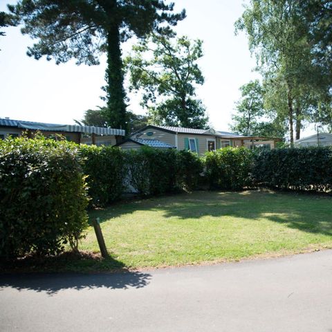 STAANPLAATS - voor Caravan of tent van 80M² inclusief 2 personen, elektriciteit en een voertuig