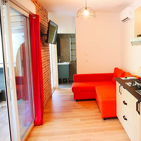 UNIEKE ACCOMMODATIE 2 personen - Spa en Sauna Container