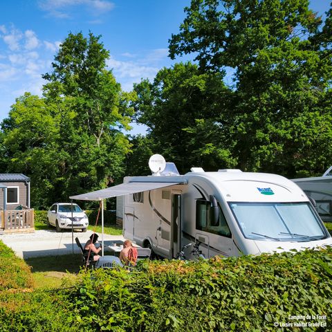 Kampeerplaats - Comfort camper/caravan + water + elektriciteit