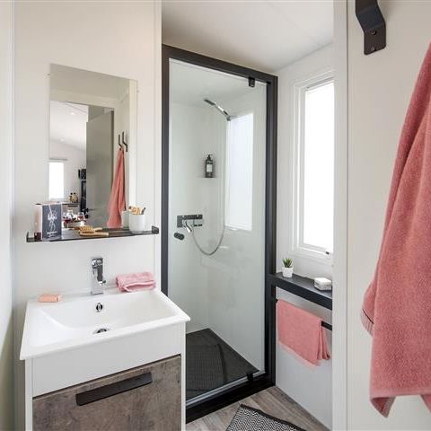 Stacaravan 4 personen - "BAHIA Confort +" 27m² - 2 kamers - Overdekt terras - Afwasmachine