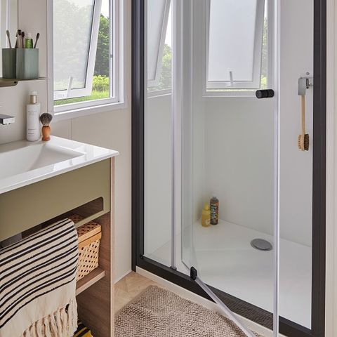 Stacaravan 6 personen - "BAHIA MODULO Confort +" - 27m² - 4/6 personen - 2 kamers - Overdekt terras