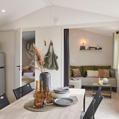 Stacaravan 6 personen - "BAHIA MODULO Confort +" - 27m² - 4/6 personen - 2 kamers - Overdekt terras