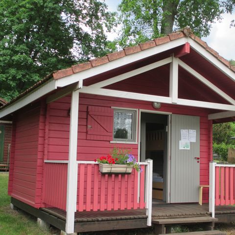 Bungalow 2 personen - CABIN zonder sanitair - 2 personen inbegrepen mogelijkheid van 2 personen extra te boeken op de camping
