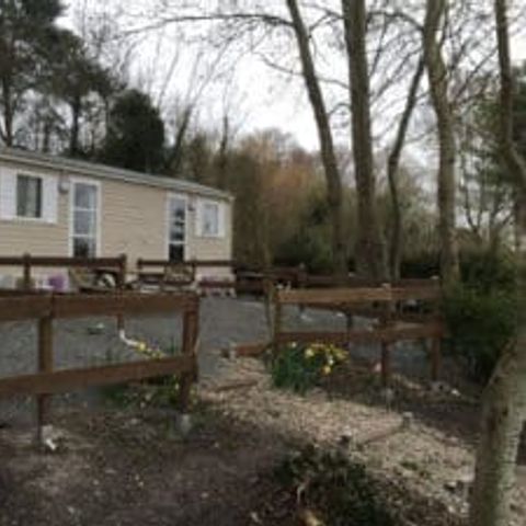 Stacaravan 1 persoon - 02-Mobil-Home Mitoyen Standard 17m2 (1bed - 1 pers.) + TV + Airconditioning - prijs voor 2 personen