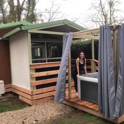 Chalet 2 personen - 10-Chalet du Belier Confort 24m2 (2bed - 5pers) + Jaccuzzi + opgemaakte bedden + handdoek + drankenpakket - prijs voor 2 personen