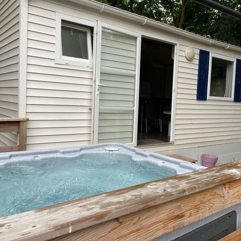 Bungalow 2 personen - 11-Bungalow Les Croisettes 30m2 (2bed - 2/6pers) + jaccuzzi + opgemaakte bedden + handdoek + drankkit - prijs voor 2 personen