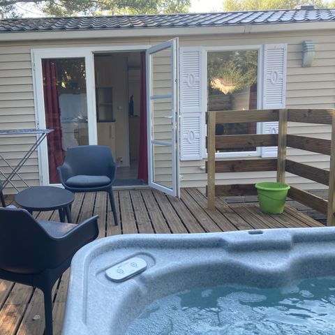 Bungalow 2 personen - 12-Bungalow du Parc 32m2 (2bed - 2/6pers.) + Jaccuzzi + Opgemaakte bedden + handdoeken + drankjes + TV + Airconditioning - prijs voor 2 personen