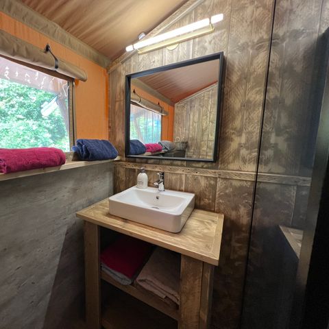 Safaritent 2 personen - 19-Tente safari XXL Deluxe pilotis 50m2 (3ch - 2/7 pers.) +Spa Air+Opgemaakte bedden+handdoeken+drankjes - prijs voor 2 personen