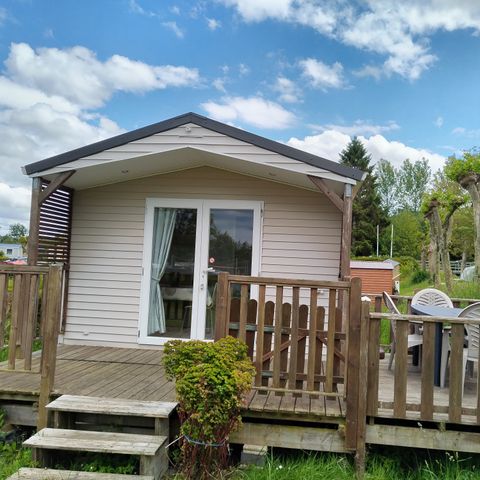 Stacaravan 4 personen - Confort TV - 1 slaapkamer + halfoverdekt terras -