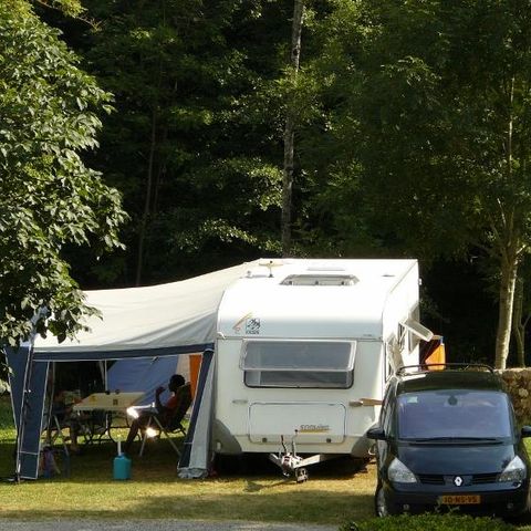 Kampeerplaats - 90m² - auto