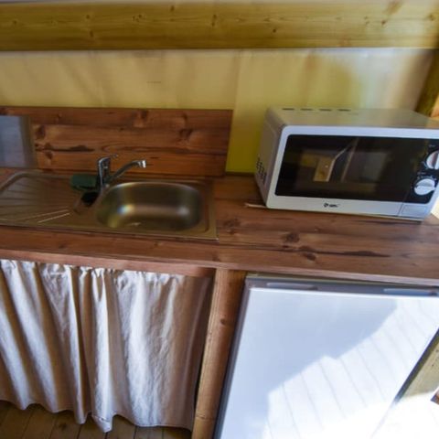 Safaritent 4 personen - Lodge 2 trèfles 2 slaapkamers, 1 badkamer met douche