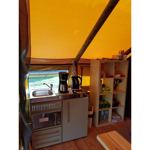 Safaritent 5 personen - Crusoë met sanitair. Aankomst 16.00 uur Vertrek 10.00 uur. Max