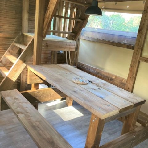 Chalet 4 personen - De hut met sanitaire voorzieningen. Aankomst 16.00 uur Vertrek 10.00 uur. Max