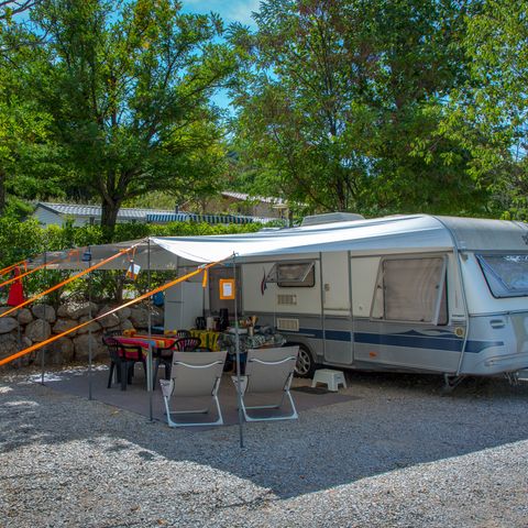 Kampeerplaats - Tent - Caravan of camper - Voertuig - 10 Ampère - Elektriciteit.