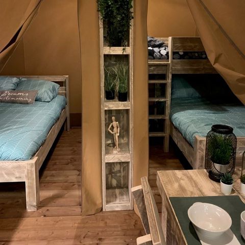 Safaritent 5 personen - Houten tent 25m² 2Bedkamers ZONDER SANITATIE