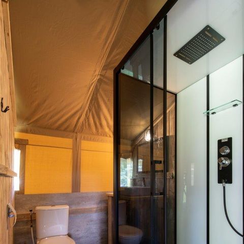 Safaritent 4 personen - incl. sanitair aan het meer