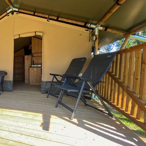 Safaritent 5 personen - incl. sanitair aan het meer